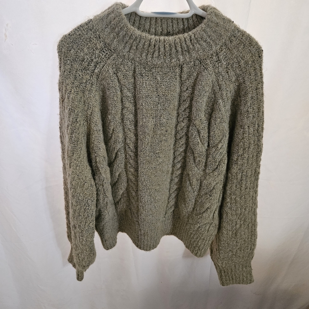 Men's Gray Cable Knit Sweater